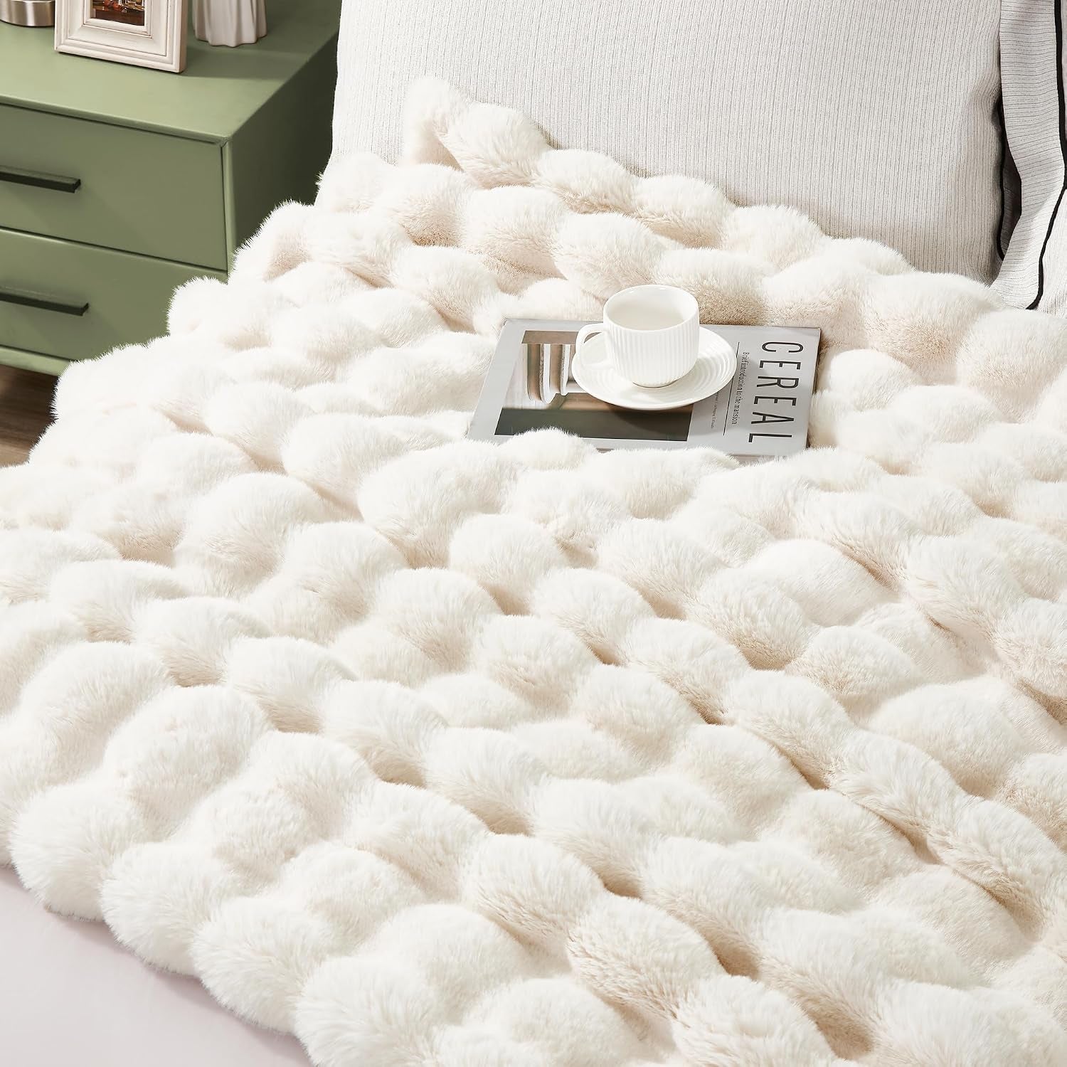 Solid Fall Bubble Faux Rabbit Fur Throw Blanket for Couch 50" X 60", Decorative Comfy Puffy Warm Fuzzy Blanket for Winter, Extra Thick Shaggy Cozy Comfy Fluffy Blankets for Adult Kids, Orange