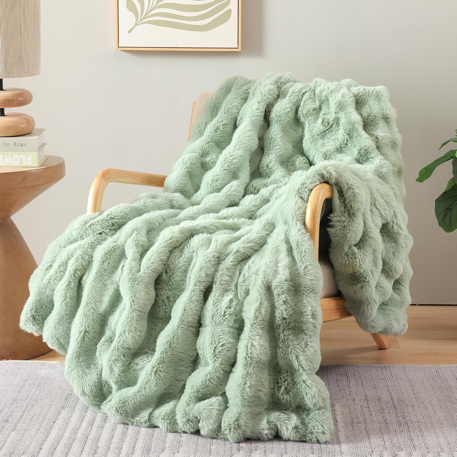 Faux Fur Fall Throw for Couch - Burnt Orange Bubble Blanket 50"X60" | Fluffy Plush Fuzzy Throw for Sofa & Bed, Super Soft Cozy Comfrt Blanket, Luxury Aesthetic Burnt Orange Decor Gift for Women